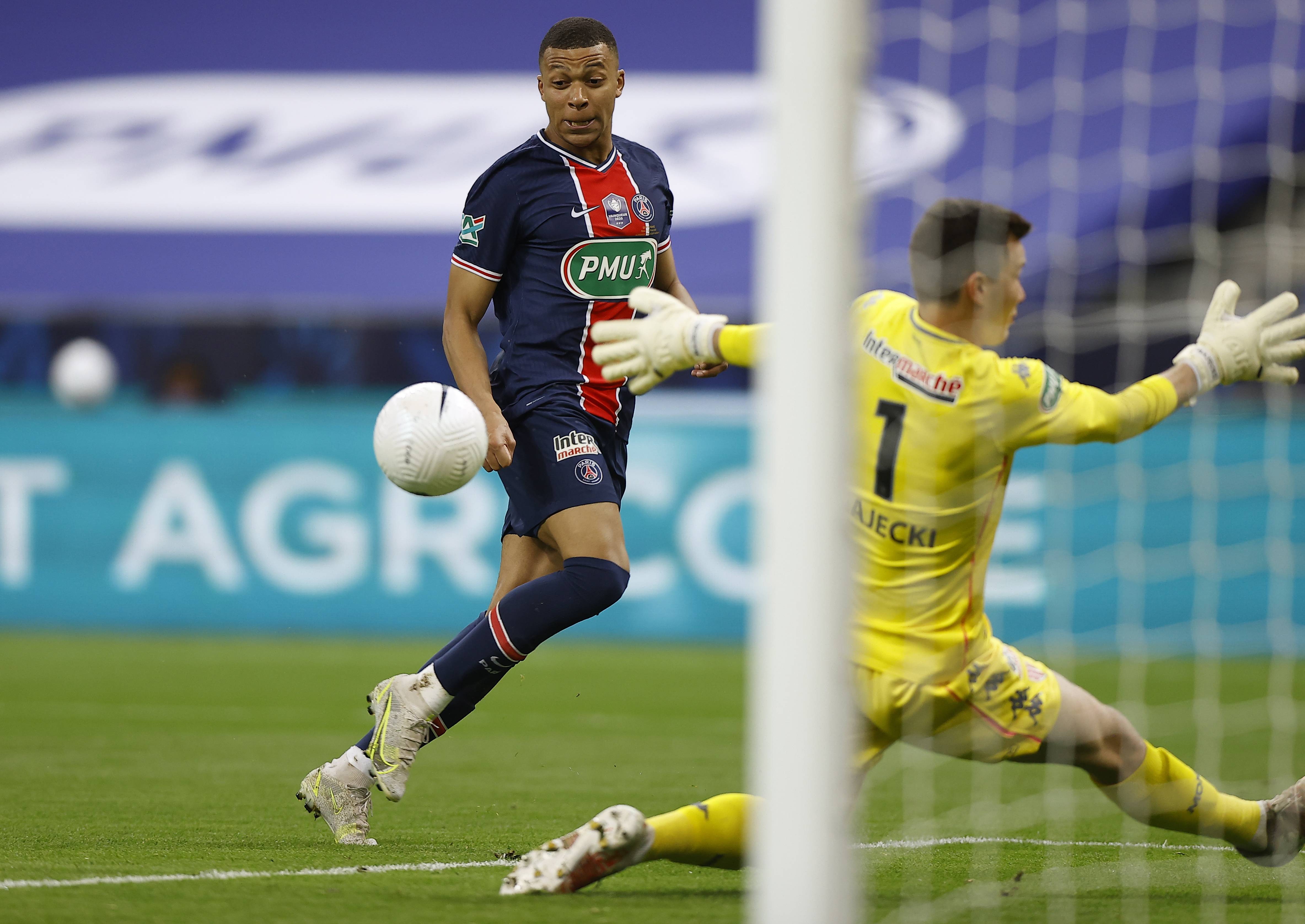 利物浦迎法国杯关键赛,赛后主帅复盘,态度坚定,临场指挥获称赞 利物浦迎法国杯关键赛,赛后主帅复盘,态度坚定,临场指挥获称赞