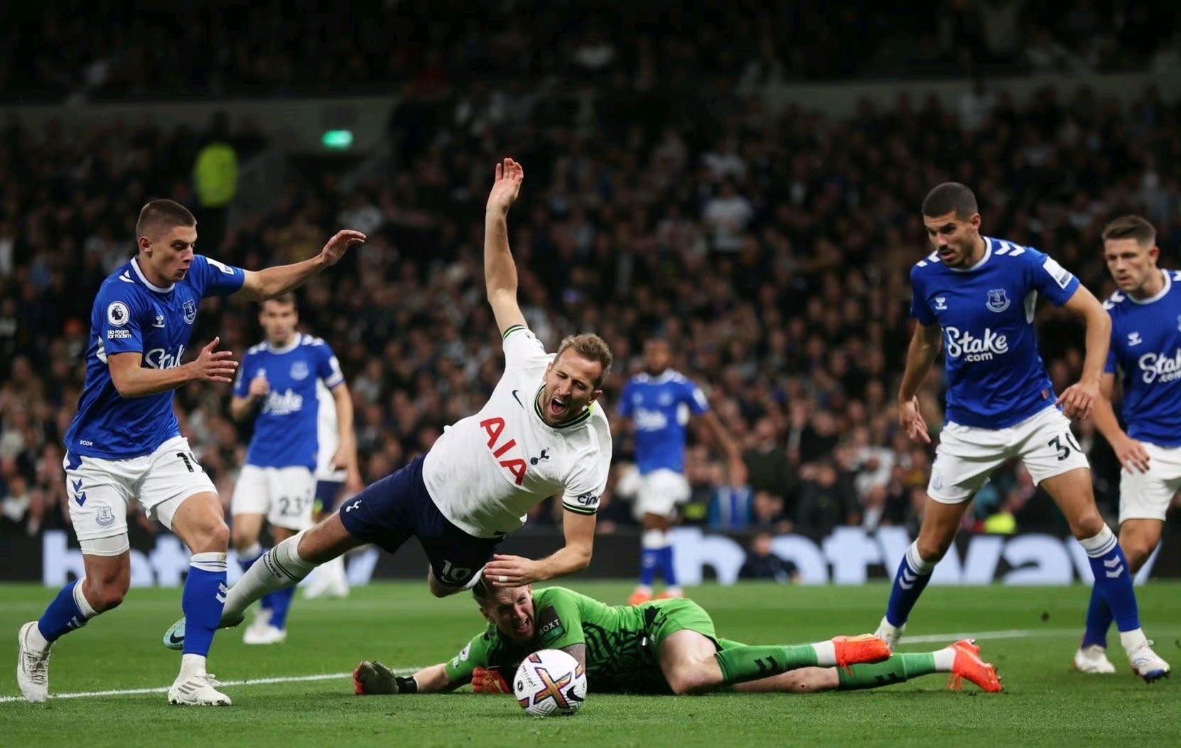 欧篮联赛程吃紧;托特纳姆国际比赛日扳平良机;态度坚定;训练强度明显提升(托特纳姆热刺大球场) 欧篮联赛程吃紧;托特纳姆国际比赛日扳平良机;态度坚定;训练强度明显提升(托特纳姆热刺大球场)